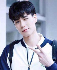 娱乐圈爆料君胡一天,娱乐圈爆料君揭秘明星幕后故事